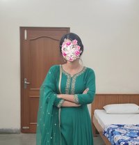 Meet & Cam show premium GFE 🫦 - escort in Hyderabad Photo 1 of 6