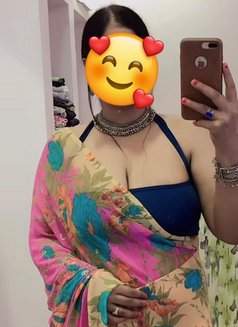 Cam Wali Bhabhi/real Meet - puta in New Delhi Photo 4 of 8