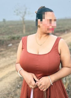 Cam woman - escort in New Delhi Photo 3 of 3