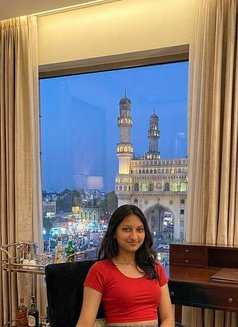 ꧁☆♧🦋NISHU SHARMA Reel Meet☆♧ - escort in Hyderabad Photo 2 of 4