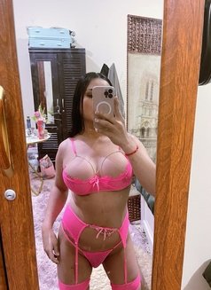 CAMELIA Hot 69 - Transsexual escort in Abu Dhabi Photo 13 of 16