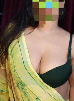 Cam Sex lover - puta in Kolkata Photo 2 of 4
