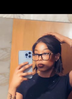 Camila - companion in Noida Photo 3 of 4