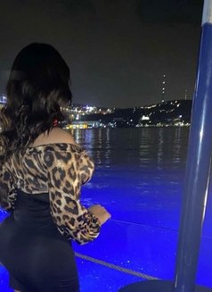 Camila - escort in Dubai Photo 5 of 6