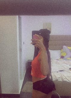 Camila - Acompañantes transexual in Doha Photo 1 of 2