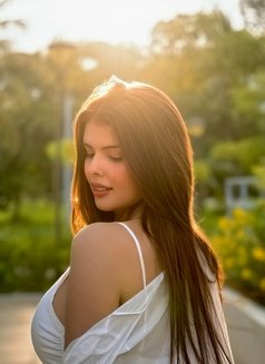 Camila - escort in Manila Photo 18 of 22