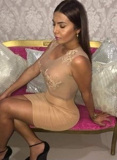 Camila Colombiana ts - Transsexual escort in Abu Dhabi Photo 5 of 7