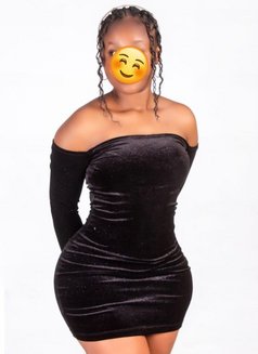 Camila - puta in Nairobi Photo 1 of 2