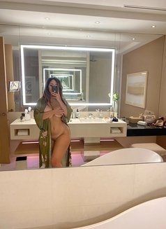 Camila Hart - escort in Mumbai Photo 4 of 7