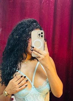 Camila - masseuse in Panama City Photo 2 of 5