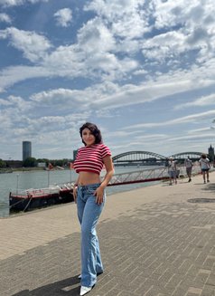 Camila - puta in London Photo 2 of 13