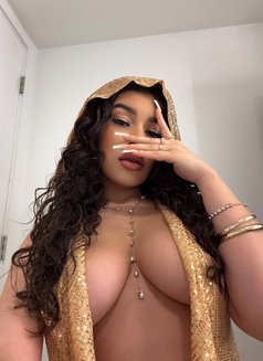 Milly - escort in Riyadh Photo 2 of 4