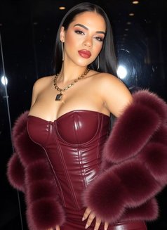 Camila - escort in Dubai Photo 2 of 8