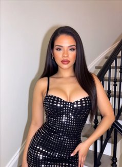 Camila - escort in Dubai Photo 3 of 8