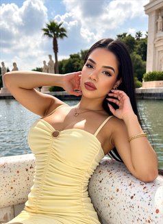 Camila - escort in Dubai Photo 5 of 8