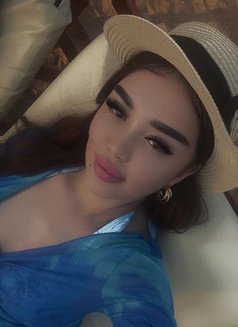 Camila - escort in Muscat Photo 3 of 7