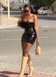 Camilla - escort in Doha Photo 9 of 12