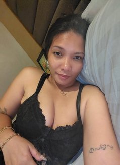 Camilla - escort in Makati City Photo 1 of 8