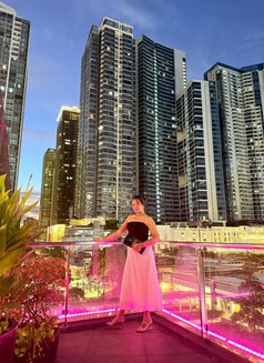 Camilla - escort in Makati City Photo 3 of 8