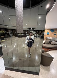 Camilla - escort in Makati City Photo 8 of 9