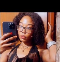 Meels Greater Noida - puta in Noida Photo 4 of 12