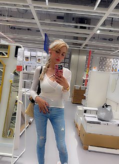 Camilla I’m the mistress of fantasy - Transsexual escort in Bangkok Photo 24 of 26