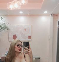 Camilla - escort in Manila