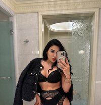 Temptation Camilla Big Surprise - Transsexual escort in Dubai Photo 1 of 15