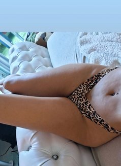 Camilla - masseuse in Johannesburg Photo 5 of 11