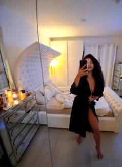 Camilla - masseuse in Johannesburg Photo 10 of 11