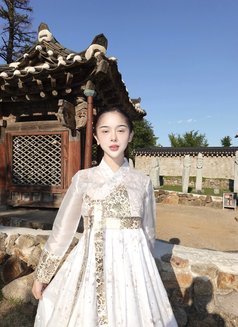 Camilla your newest girl in town - escort in Seoul Photo 26 of 28