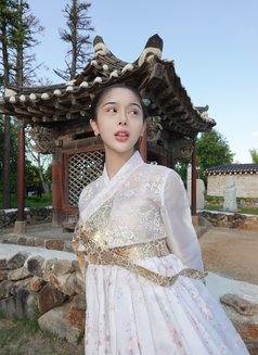 Camilla your newest girl in town - escort in Seoul Photo 27 of 28