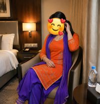 Cool Housewife for meet🥀cam - puta in New Delhi Photo 1 of 2