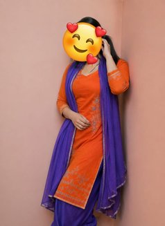 Cool Housewife for meet🥀cam - puta in New Delhi Photo 2 of 2