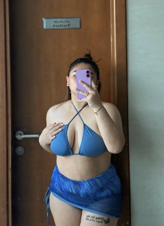 Cams - escort in Dubai Photo 1 of 4