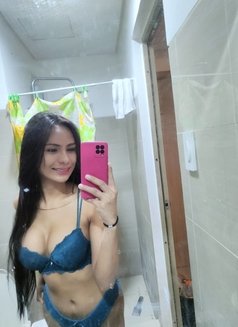 camshow and nudes and sexy video availab - Acompañantes transexual in Dubai Photo 3 of 20