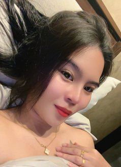 Camshow/meet - escort in Manila Photo 9 of 11