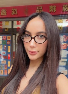 Camshow only Sex Addict Student coming - escort in Paris Photo 11 of 11