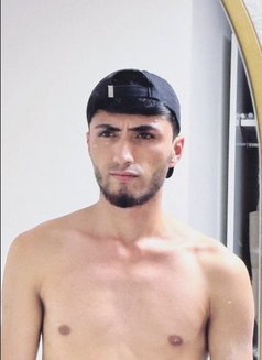 Can - Male escort in İstanbul Photo 2 of 3