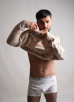 🇹🇷 Can 🇦🇿 - Male escort in İstanbul Photo 4 of 11