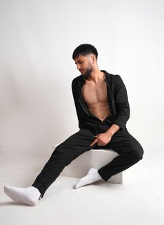 🇹🇷 Can 🇦🇿 - Male escort in İstanbul Photo 6 of 11