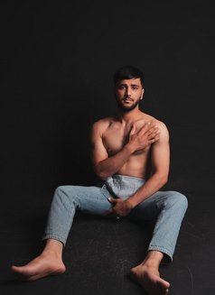 🇹🇷 Can 🇦🇿 - Male escort in İstanbul Photo 8 of 11