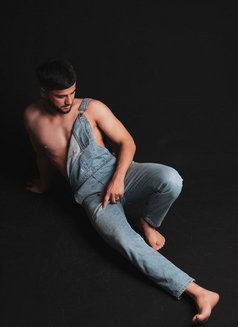🇹🇷 Can 🇦🇿 - Male escort in İstanbul Photo 10 of 11