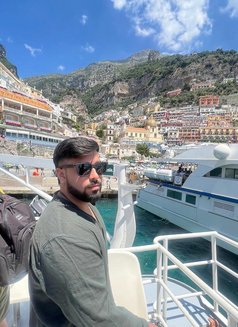 Canadian Alex - Male escort in New Delhi Photo 1 of 1
