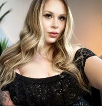 Canadian Gori Ashlynn - escort in Kolkata