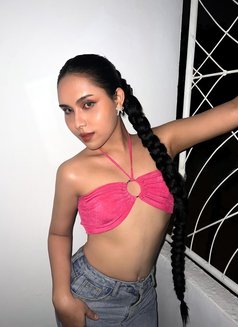 Candi professional massage,back to riyad - Transsexual escort in Riyadh Photo 4 of 9