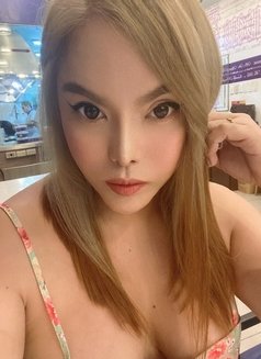 Candice Sweet Like Candy - Transsexual escort in Manila Photo 5 of 5