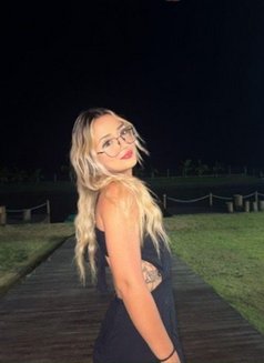 Candy - puta in Madrid Photo 3 of 7