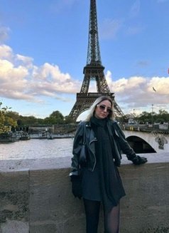 Candy - puta in Madrid Photo 4 of 7