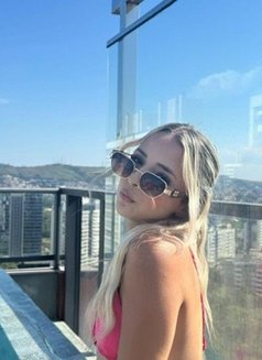 Candy - puta in Madrid Photo 5 of 7